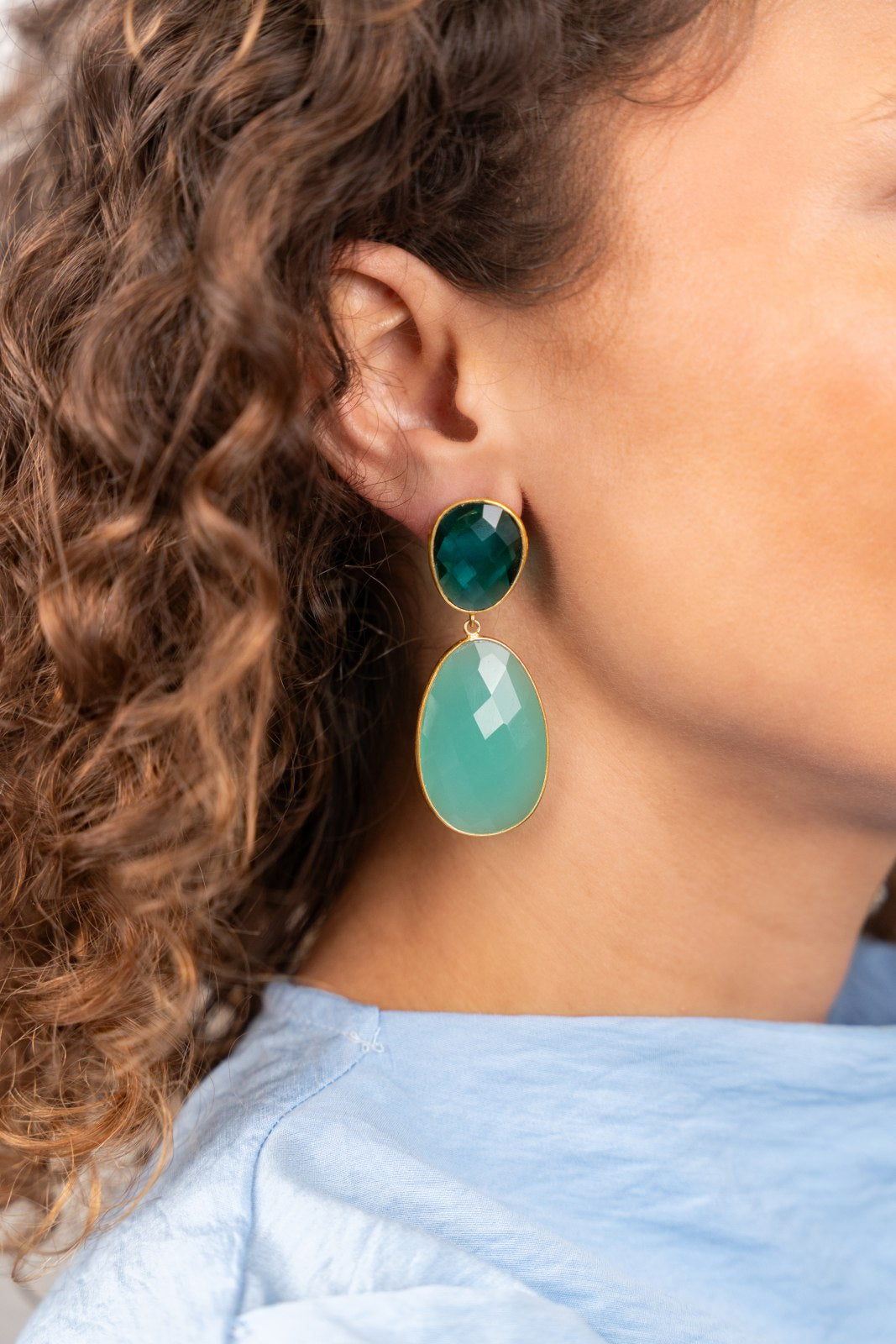 TURQUOISE OORBELLEN DORIS FRAMED OVAL M
