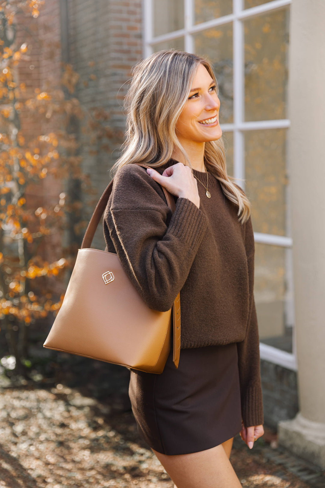 Bucketbag Nila Apple Leather Camel