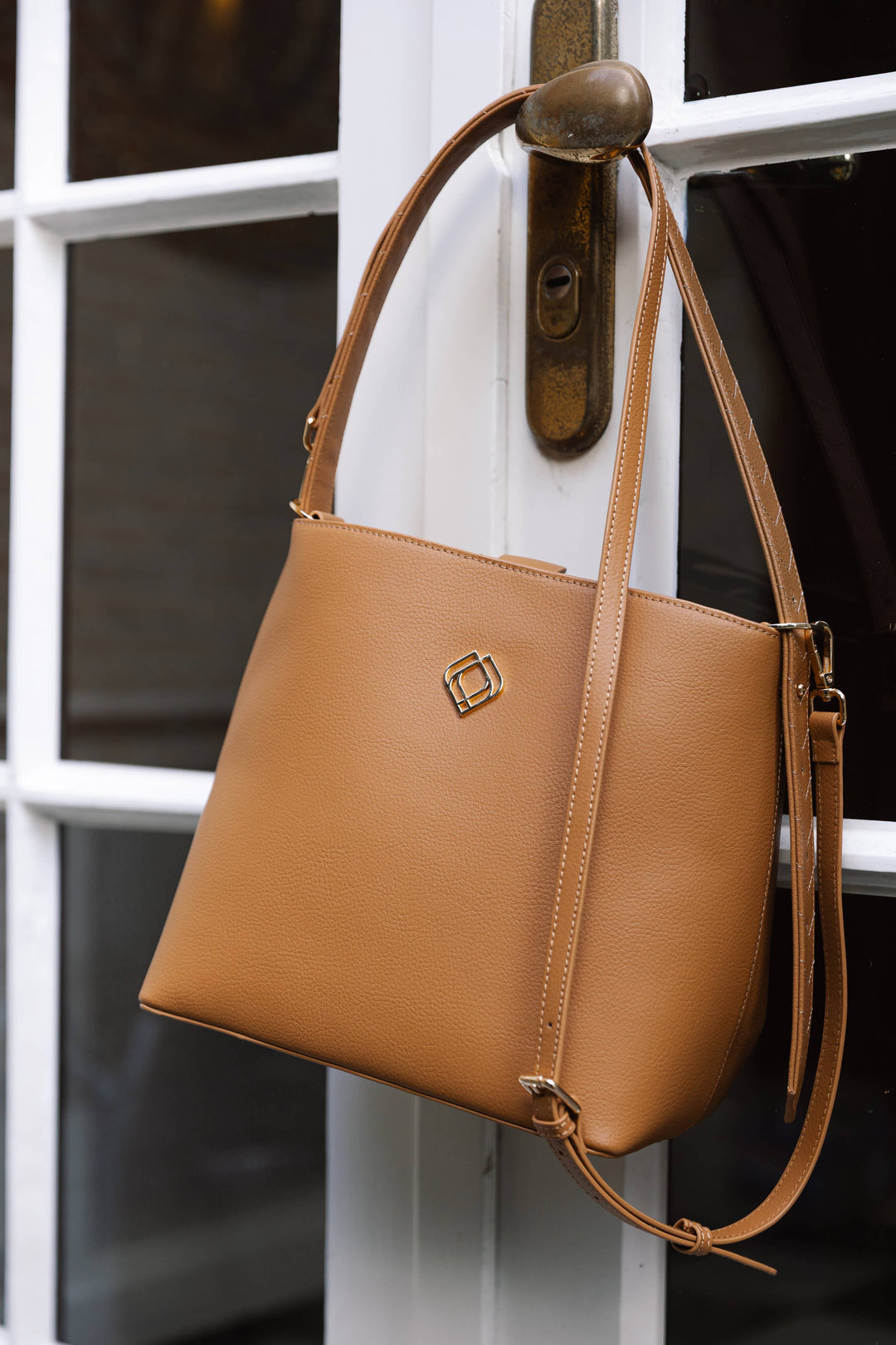 Bucketbag Nila Apple Leather Camel