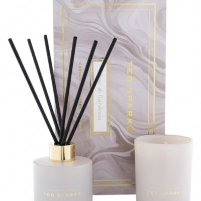 TED SPARKS - Candle & Diffuser Giftset - Pear & Gardenia