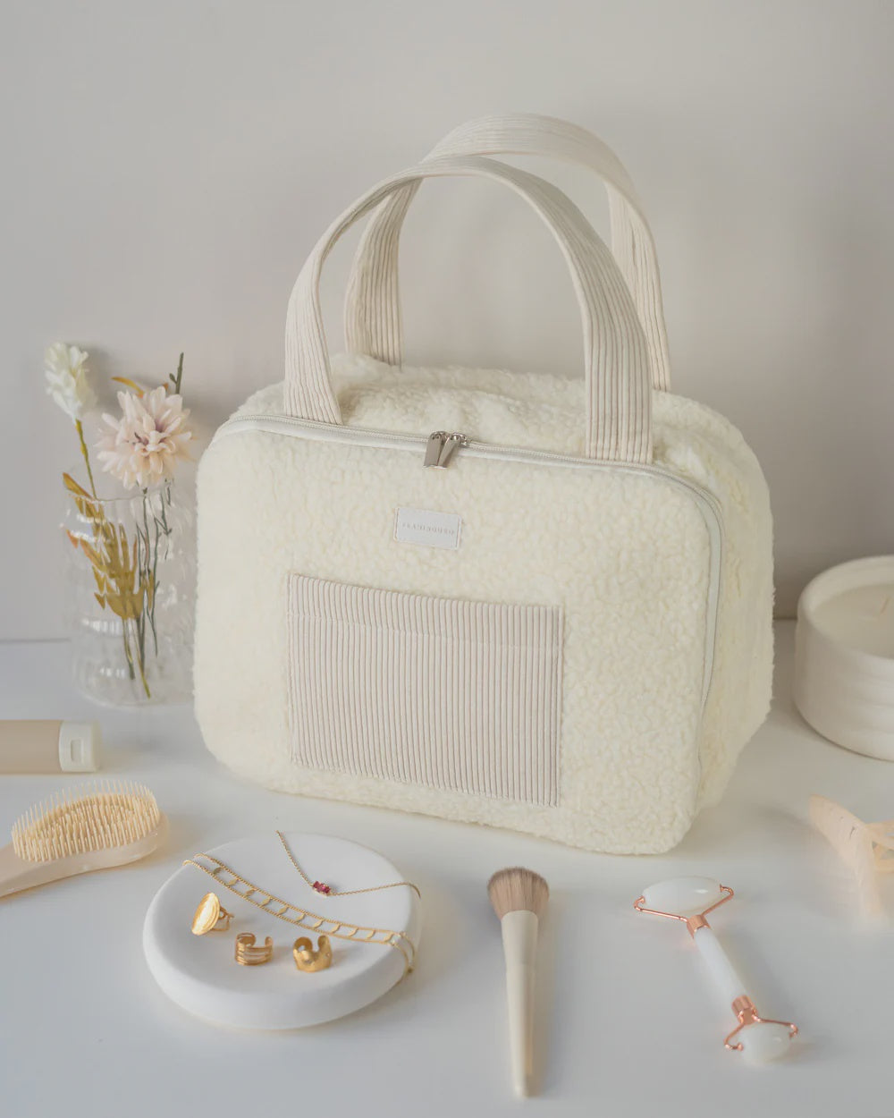 DEBBIE - Beige toiletry bag TEDDY with hanger