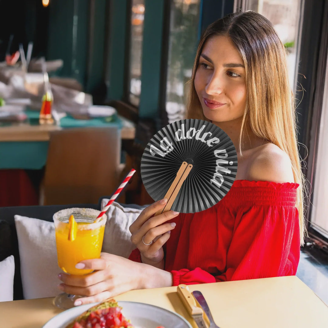 Hand waaier La Dolce Vita