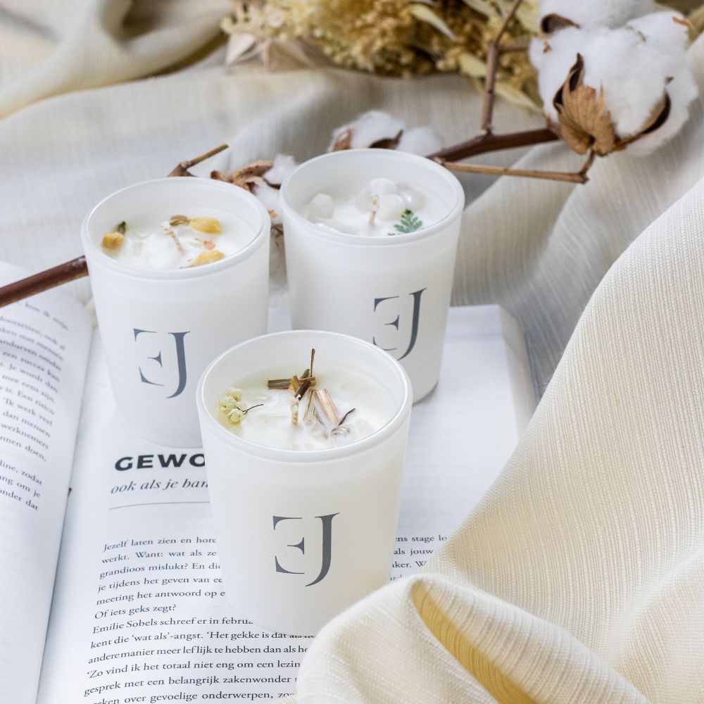 Manifest white set of 3 small candles
