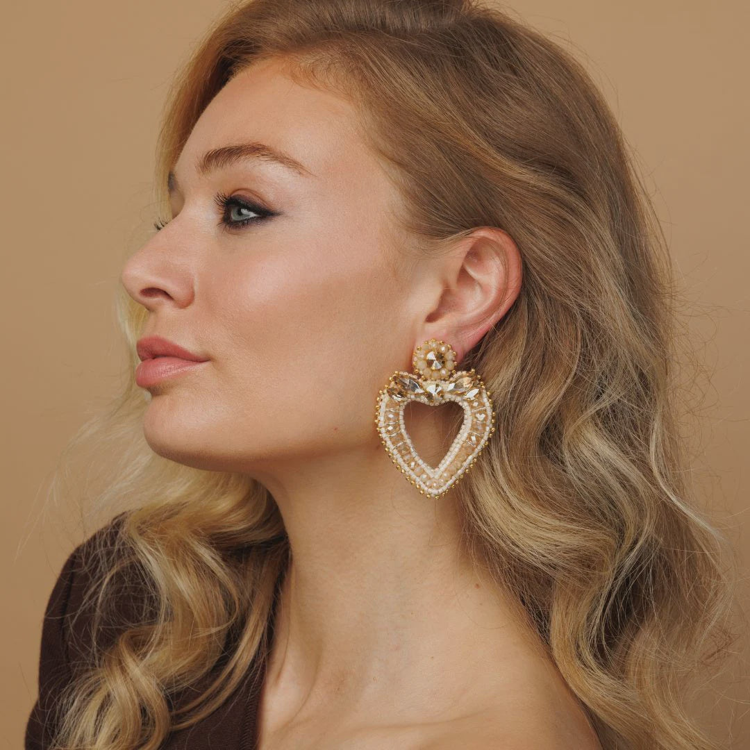 STATEMENT HEART EARRINGS - BEIGE