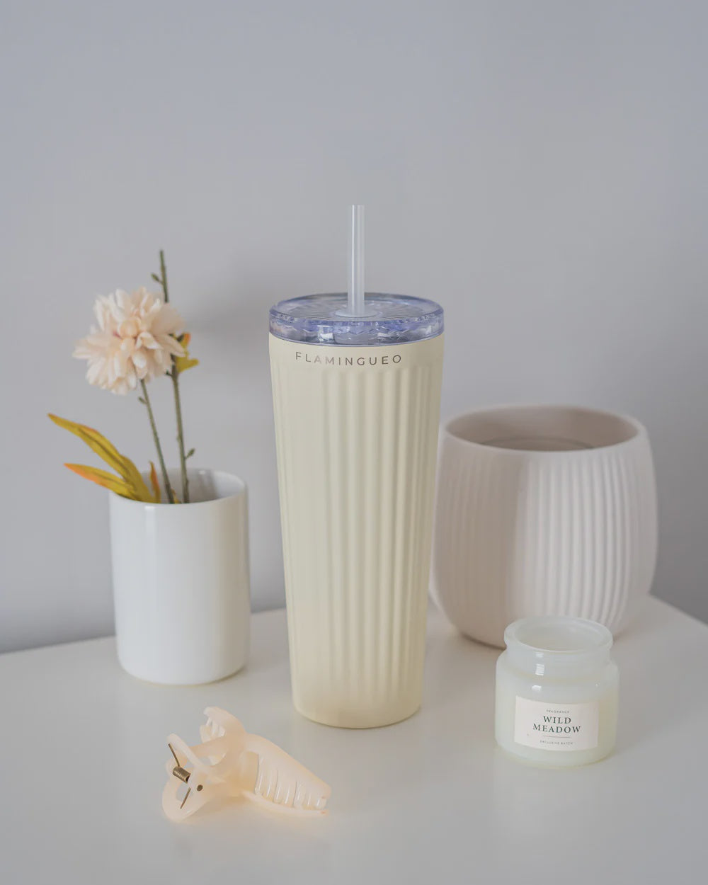 TROY - Beige large cup with straw