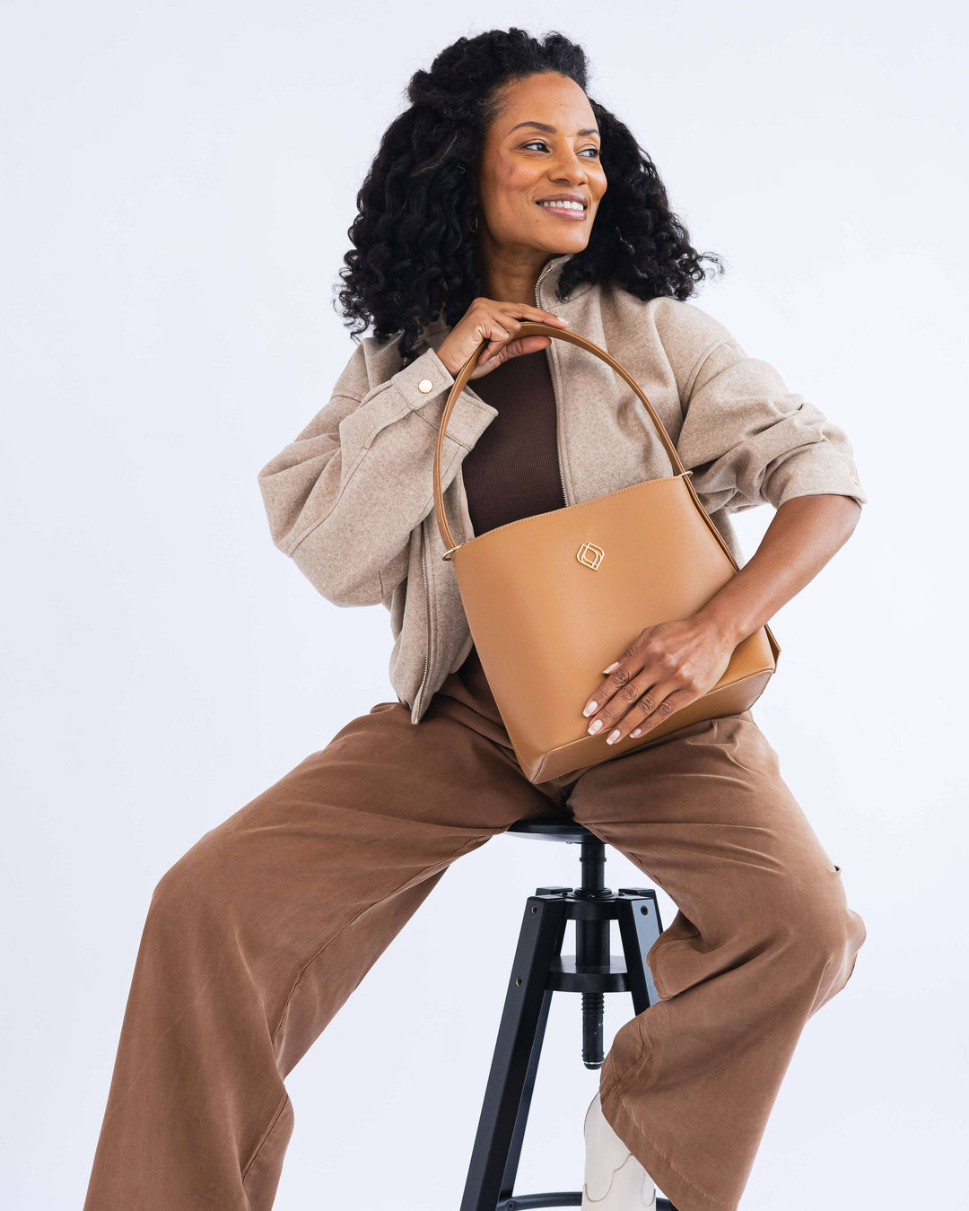 Bucketbag Nila Apple Leather Camel