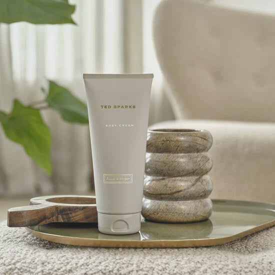 TED SPARKS - Body Cream - Tonka & Pepper